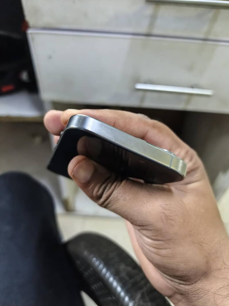 Apple iPhone 15 Pro 5