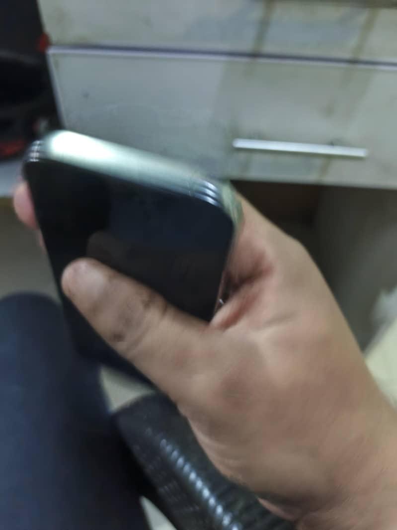 Apple iPhone 15 Pro 6