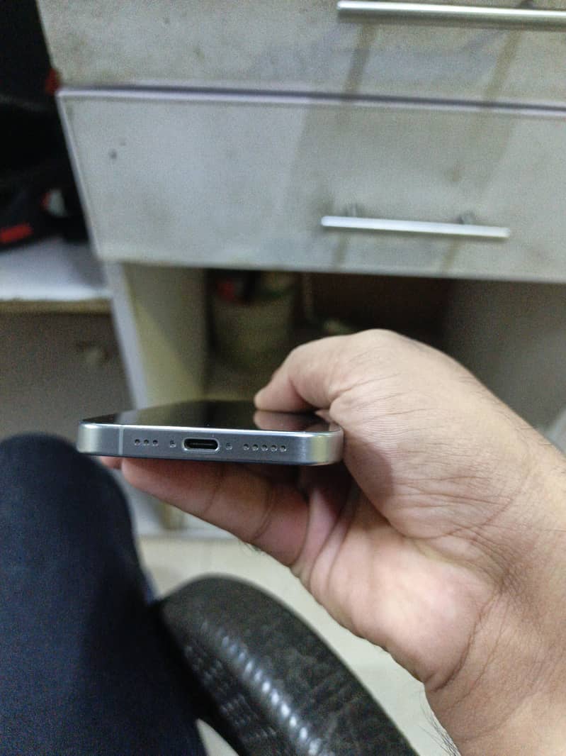 Apple iPhone 15 Pro 7
