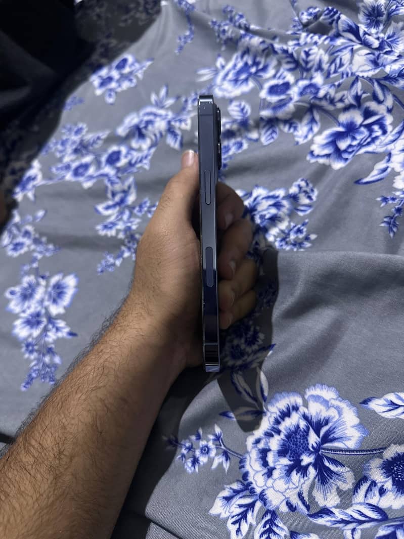 Apple iPhone 13 Pro 1
