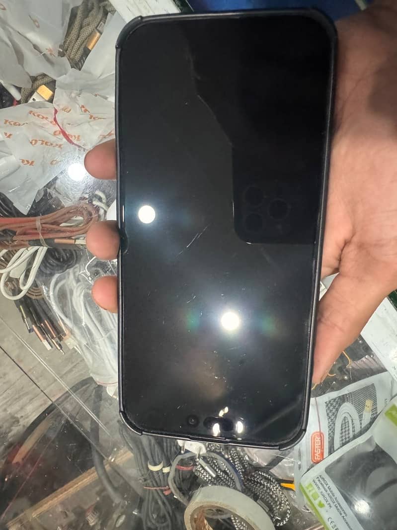 Apple iPhone 16 Pro Max 4