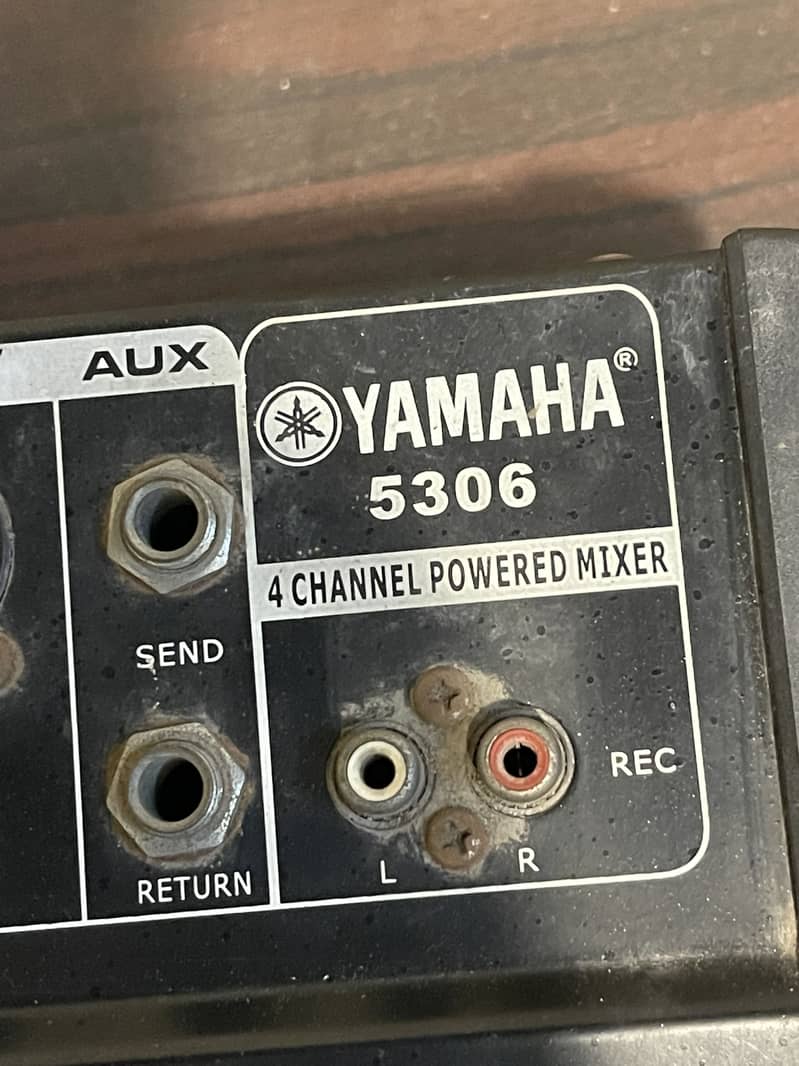 Yamaha 5306 Mixer - Audio Mixers - 1120905346