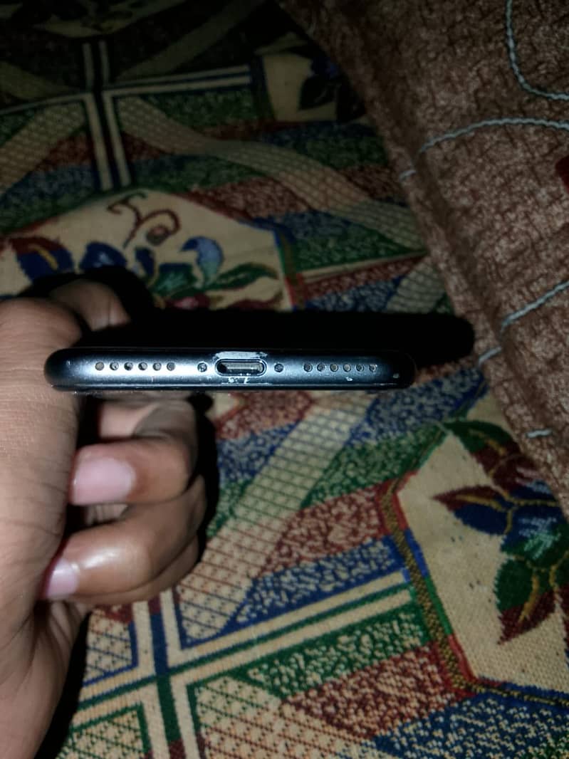 Apple iPhone 8 0