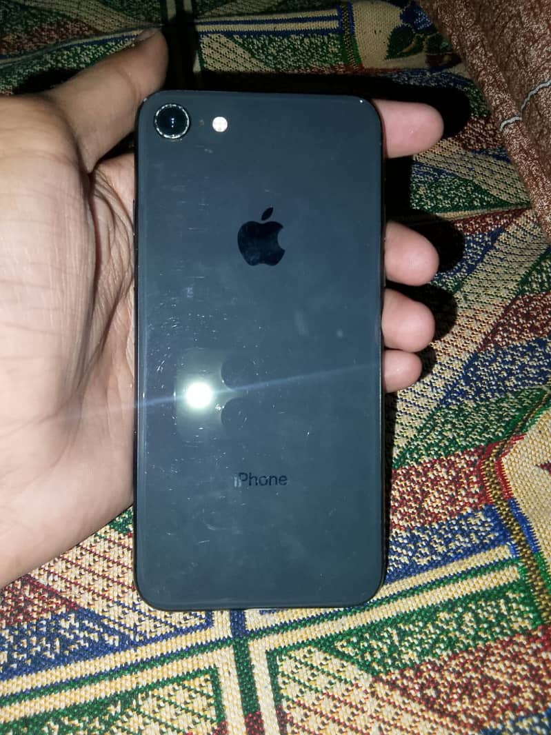 Apple iPhone 8 1