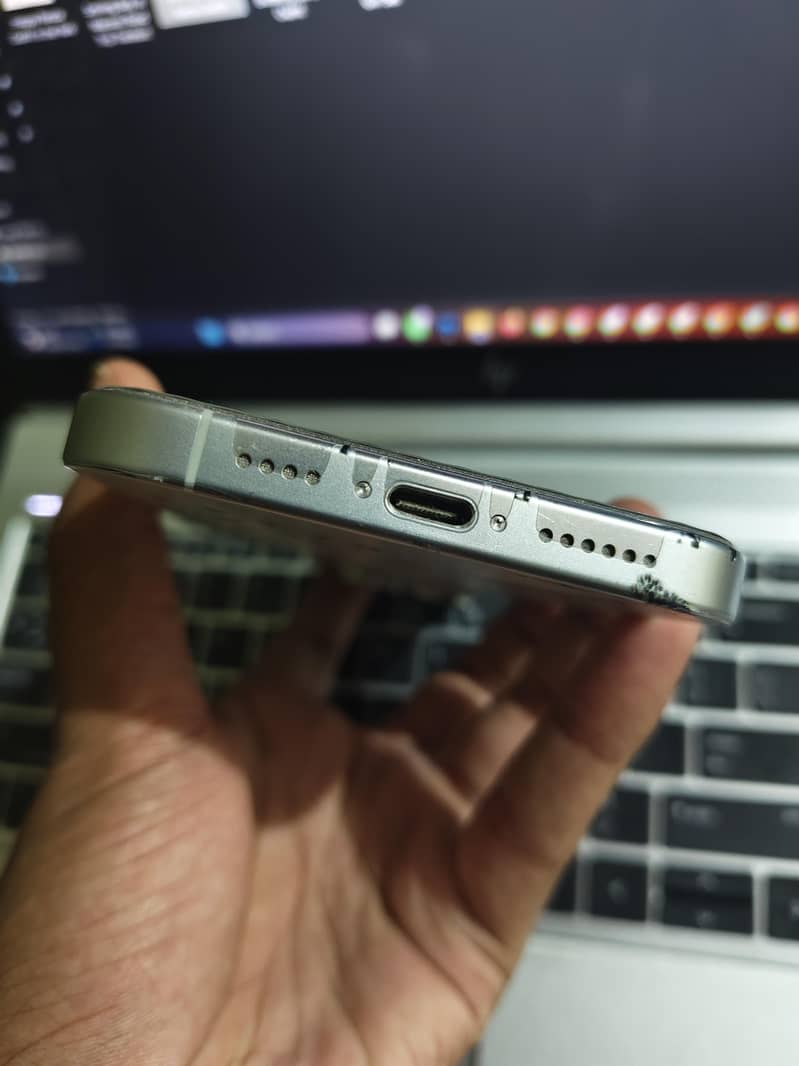 iPhone 16 Pro Max 256GB 5