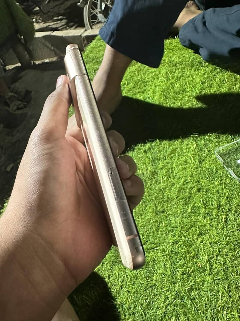 Google Pixel 8 3