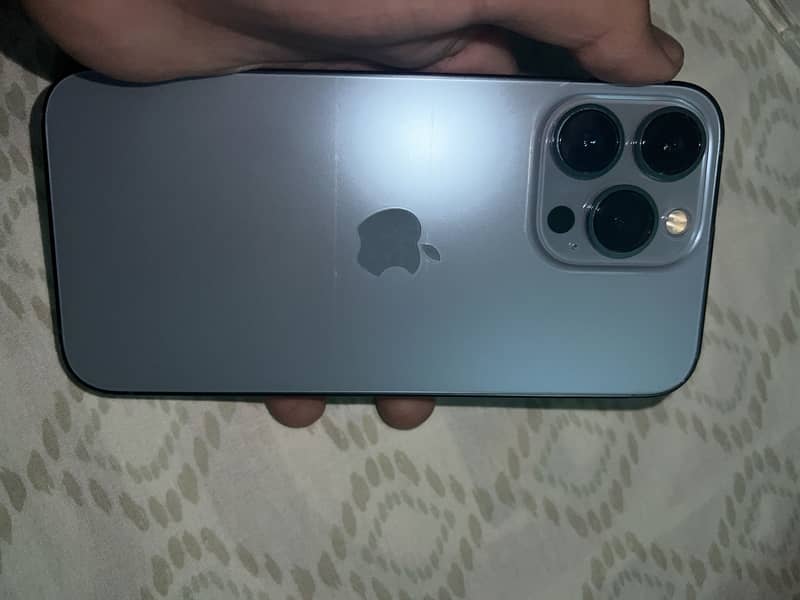 Apple iPhone 13 Pro 1