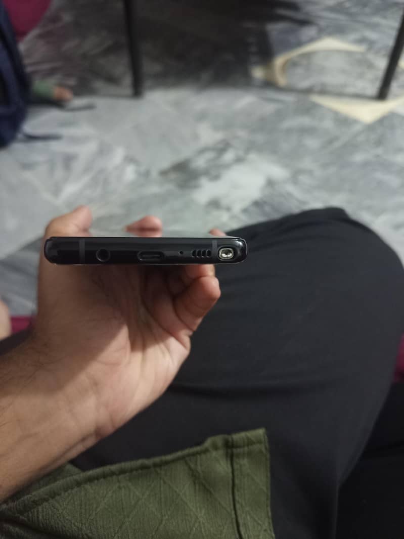 Samsung Mobile Note 8 4