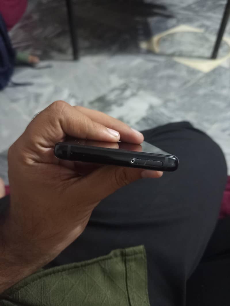 Samsung Mobile Note 8 5