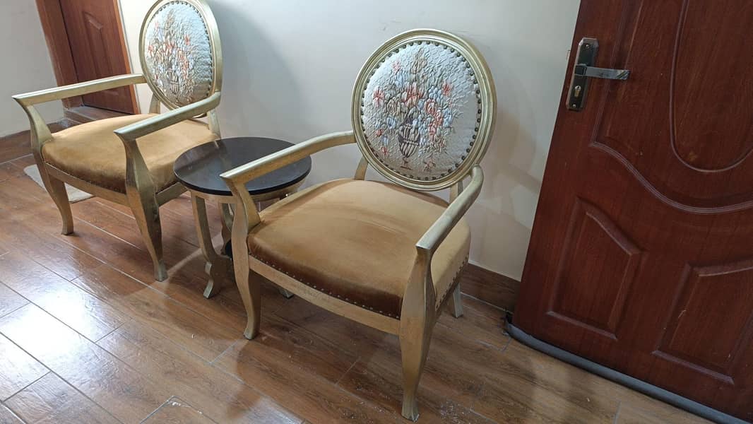 Coffee table with Chairs 1