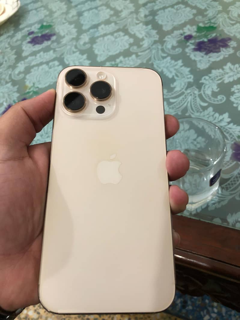 Apple iPhone 16 Pro Max 0