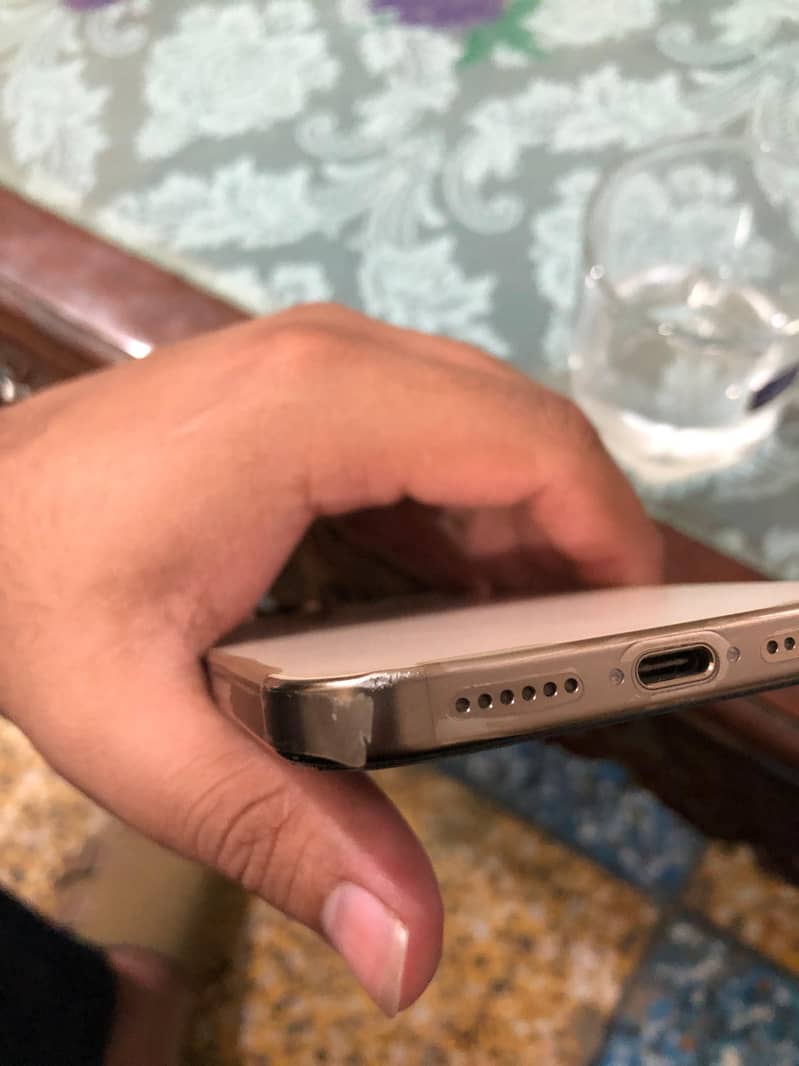 Apple iPhone 16 Pro Max 5