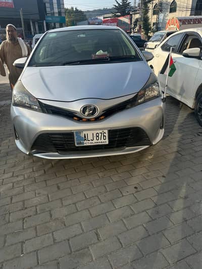 Toyota Vitz 2015
