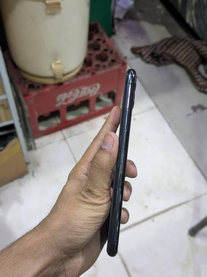 Apple iPhone 11 Pro Max 1