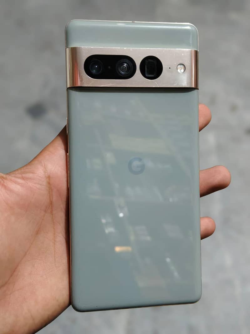 Google Pixel 7 Pro Read Description 2