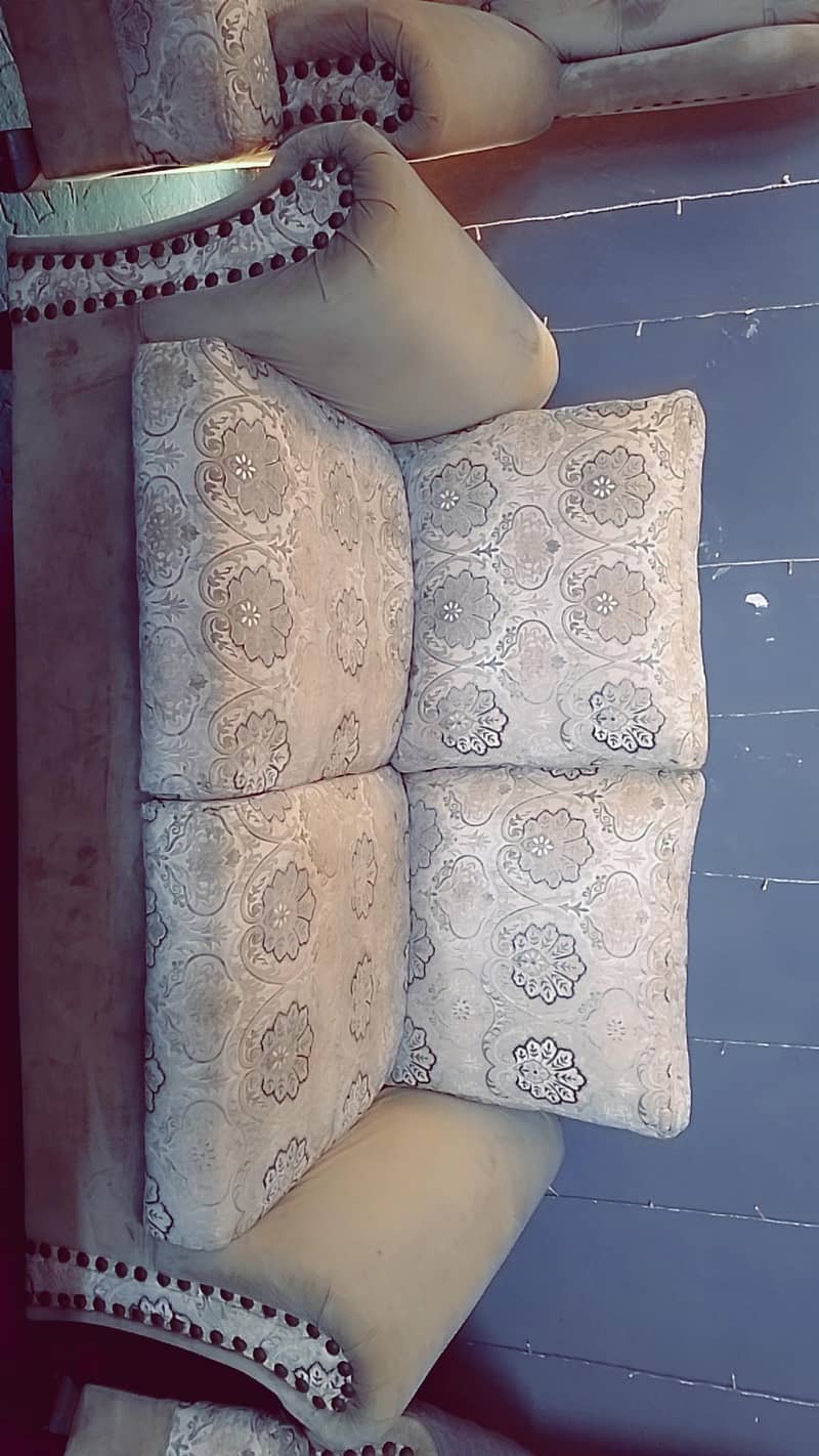 7 Seater sofa 3