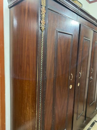 3 doors almari
