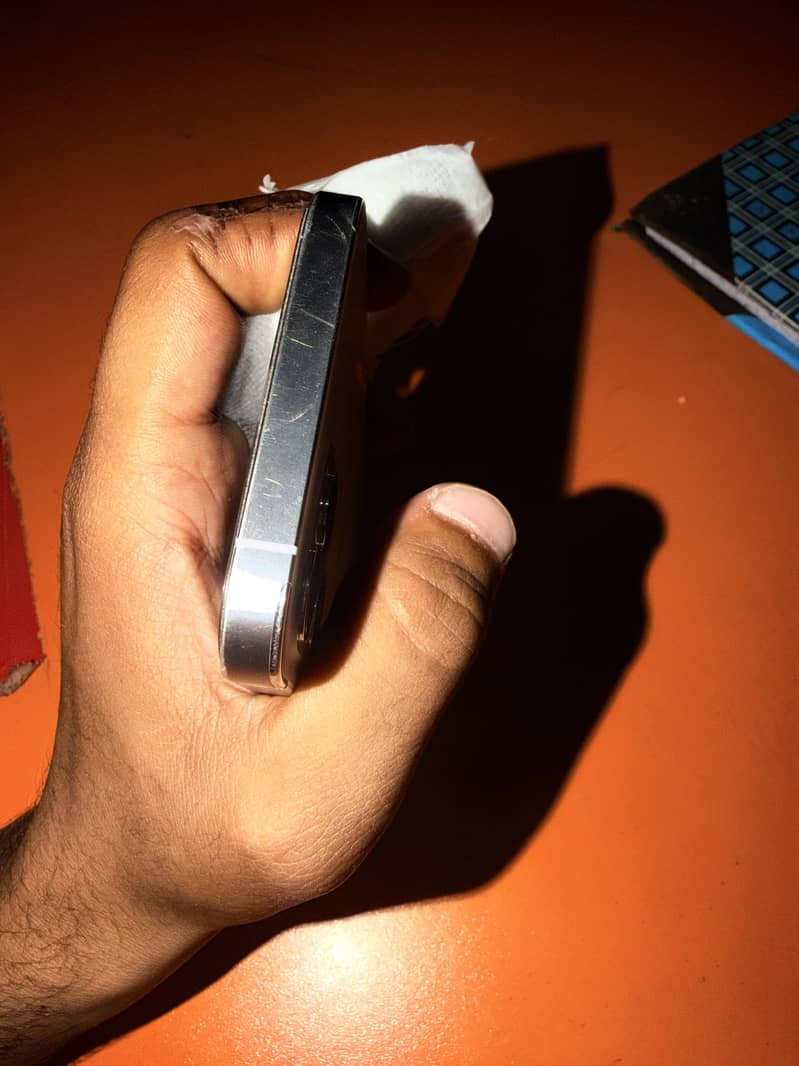 Apple iPhone 12 Pro 3