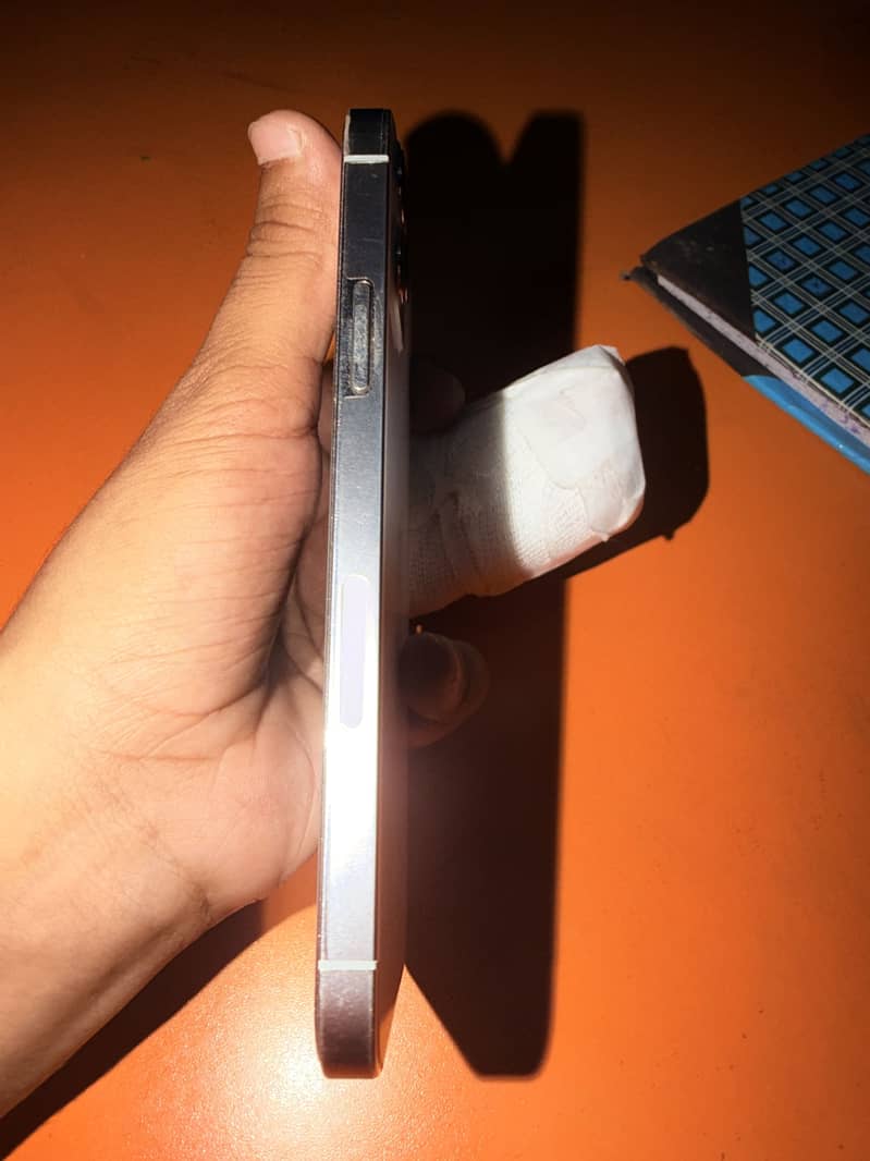 Apple iPhone 12 Pro 4