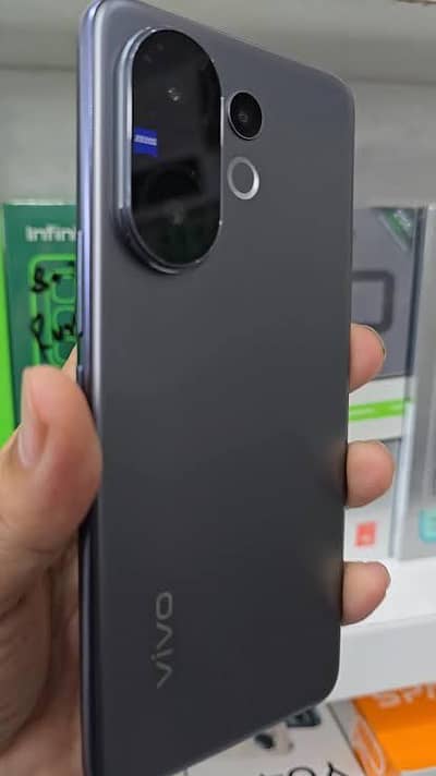 Vivo V60