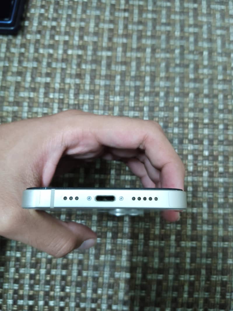 Apple iPhone 13 1