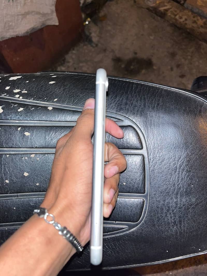 Apple iPhone XR 1