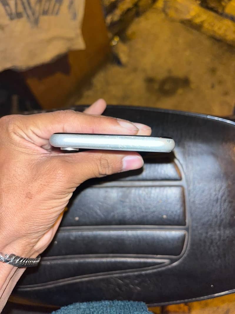 Apple iPhone XR 3