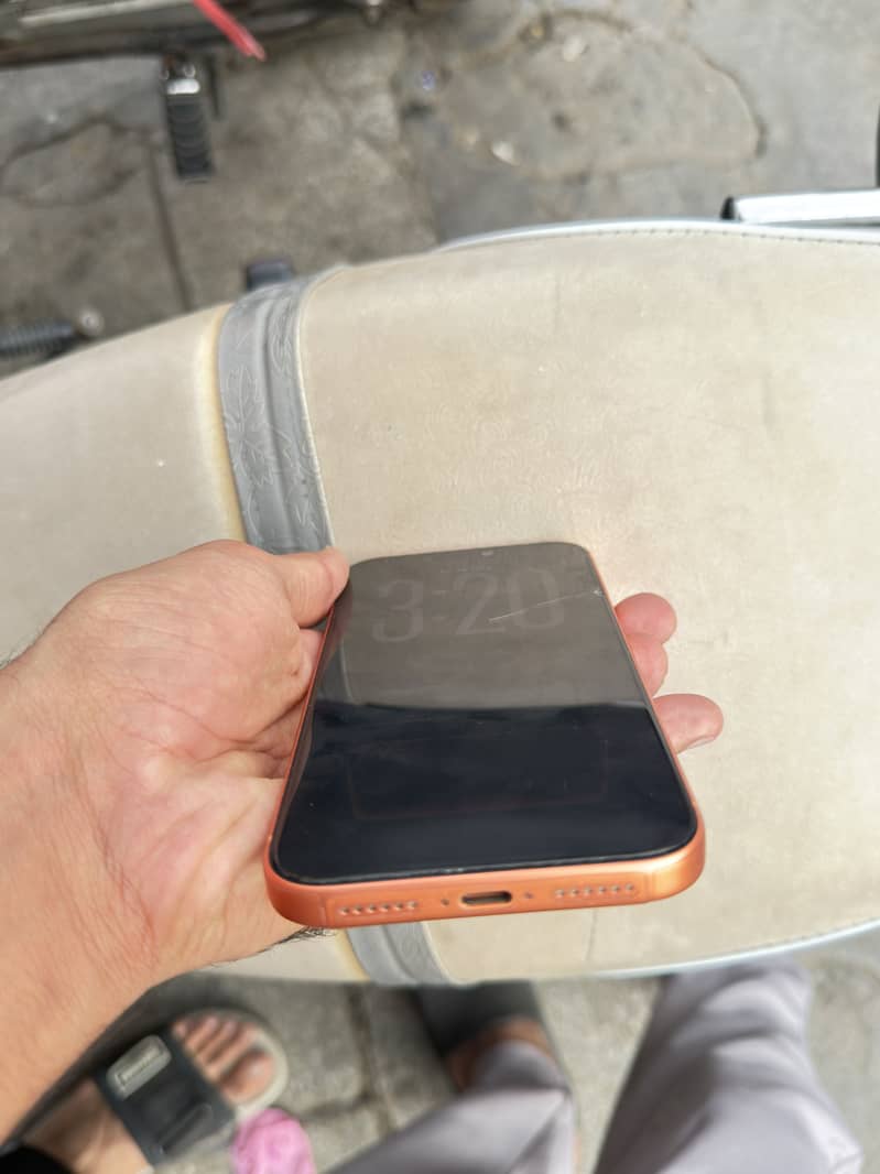 Apple iPhone 17 Pro Max 4