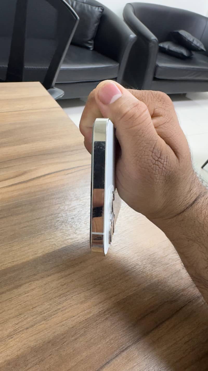 Apple iPhone 12 Pro Max 3