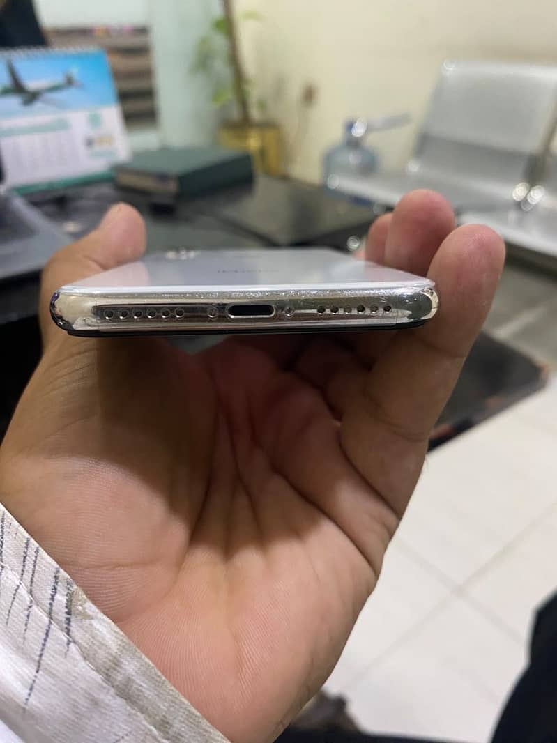 Apple iPhone X 10