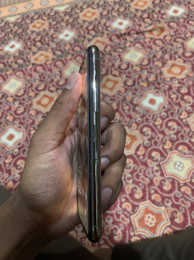 Apple iPhone 11 Pro 0