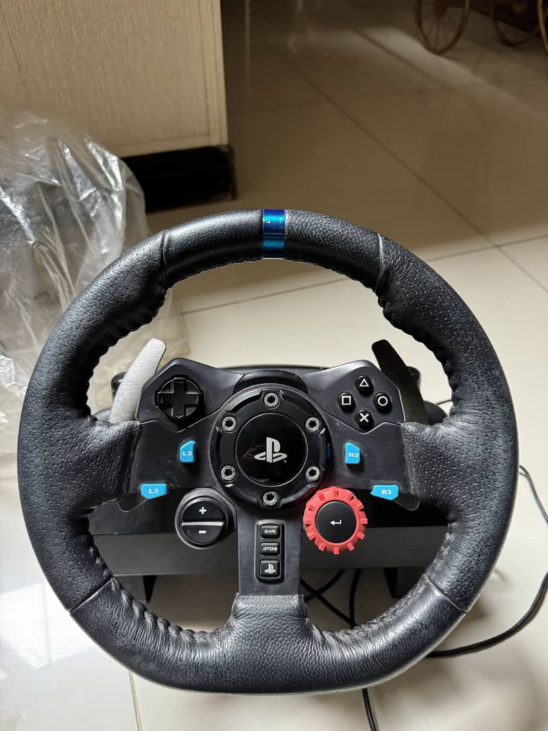 Logitech G29 Steering wheel 1