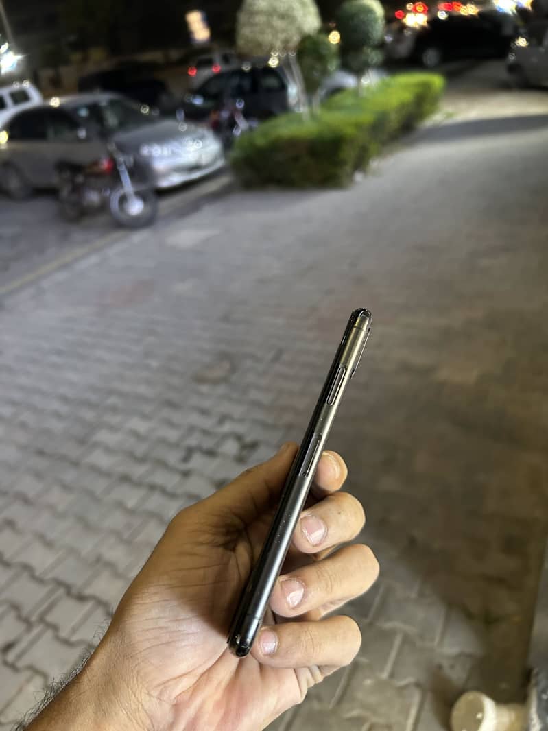 Apple iPhone XS 2