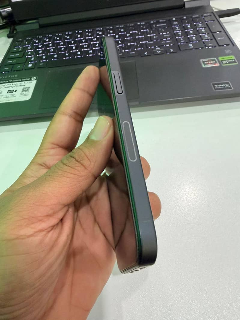 Apple iPhone 15 JV 4
