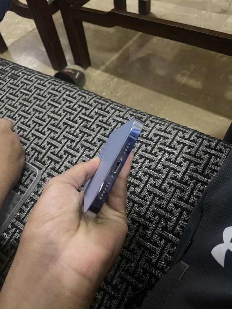 Apple iPhone 13 Pro Max 4
