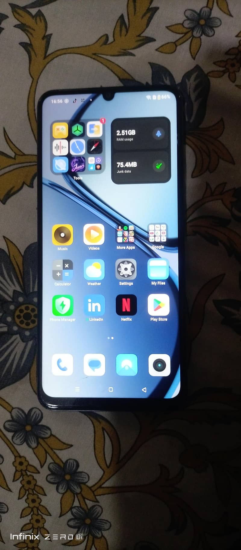 Realme Note 60 4