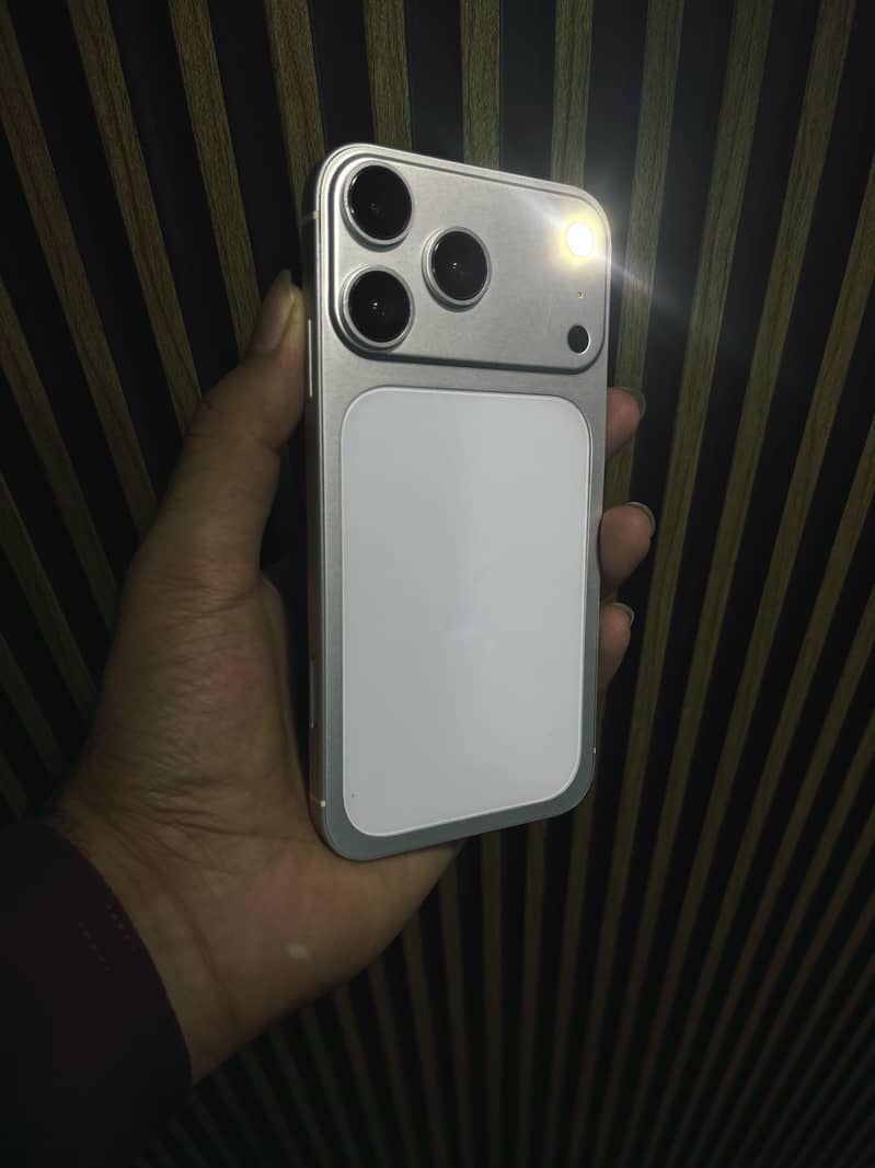 Apple iPhone 17 Pro 2