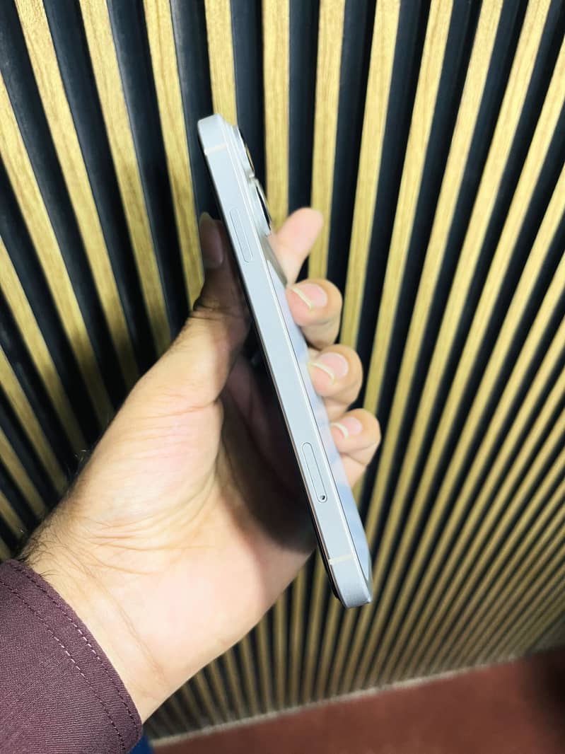 Apple iPhone 17 Pro 5