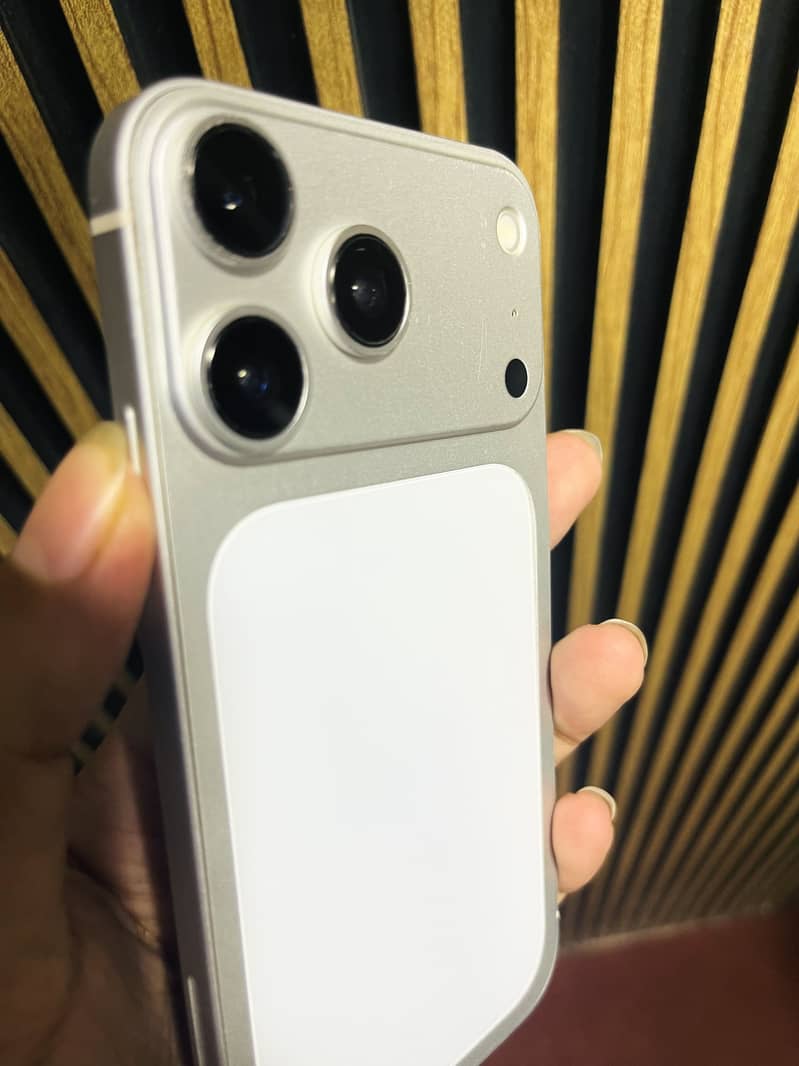 Apple iPhone 17 Pro 8
