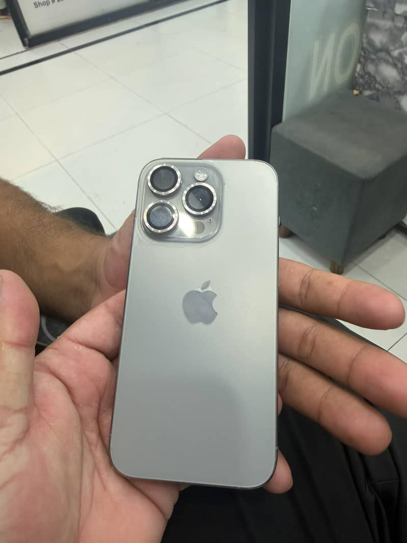 Apple iPhone 15 Pro 1