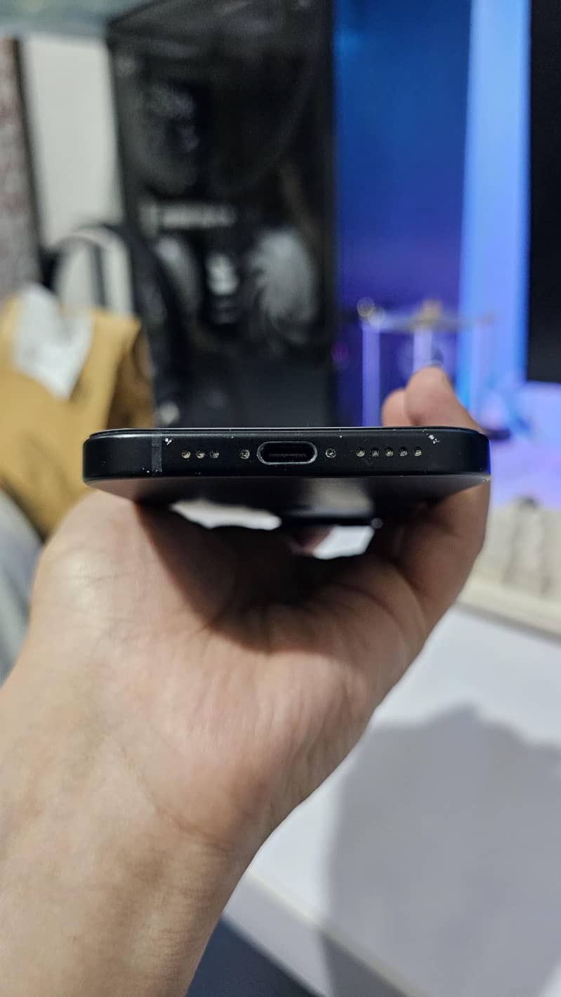 Apple iPhone 15 4