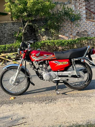 Honda CG125 Red 2026-2027 Model - Excellent Condition