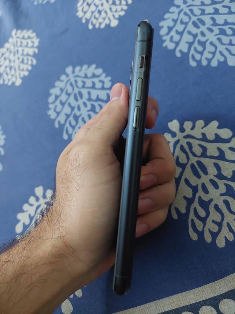 Apple iPhone 11 Pro 1