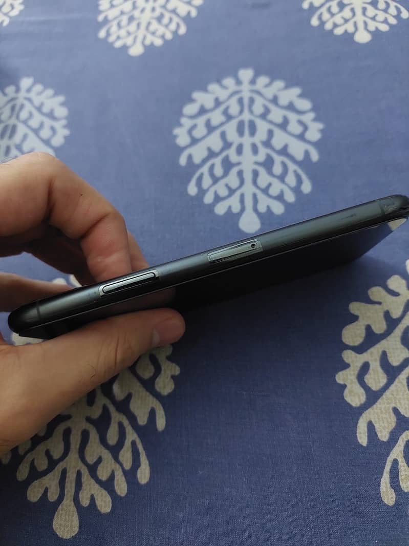 Apple iPhone 11 Pro 2
