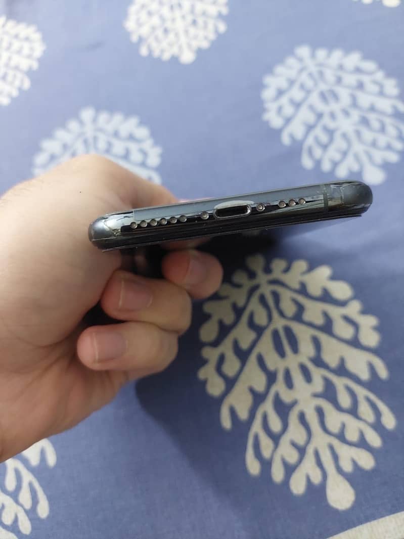 Apple iPhone 11 Pro 3