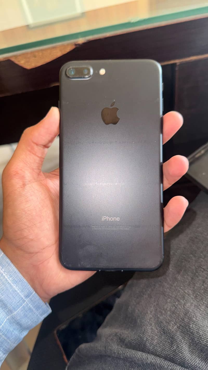 Apple iPhone 7 Plus 6