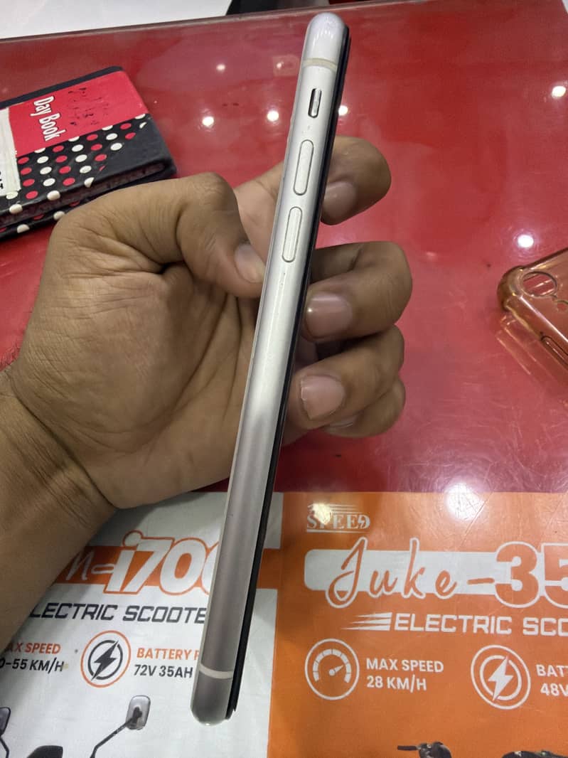 Apple iPhone XR 2