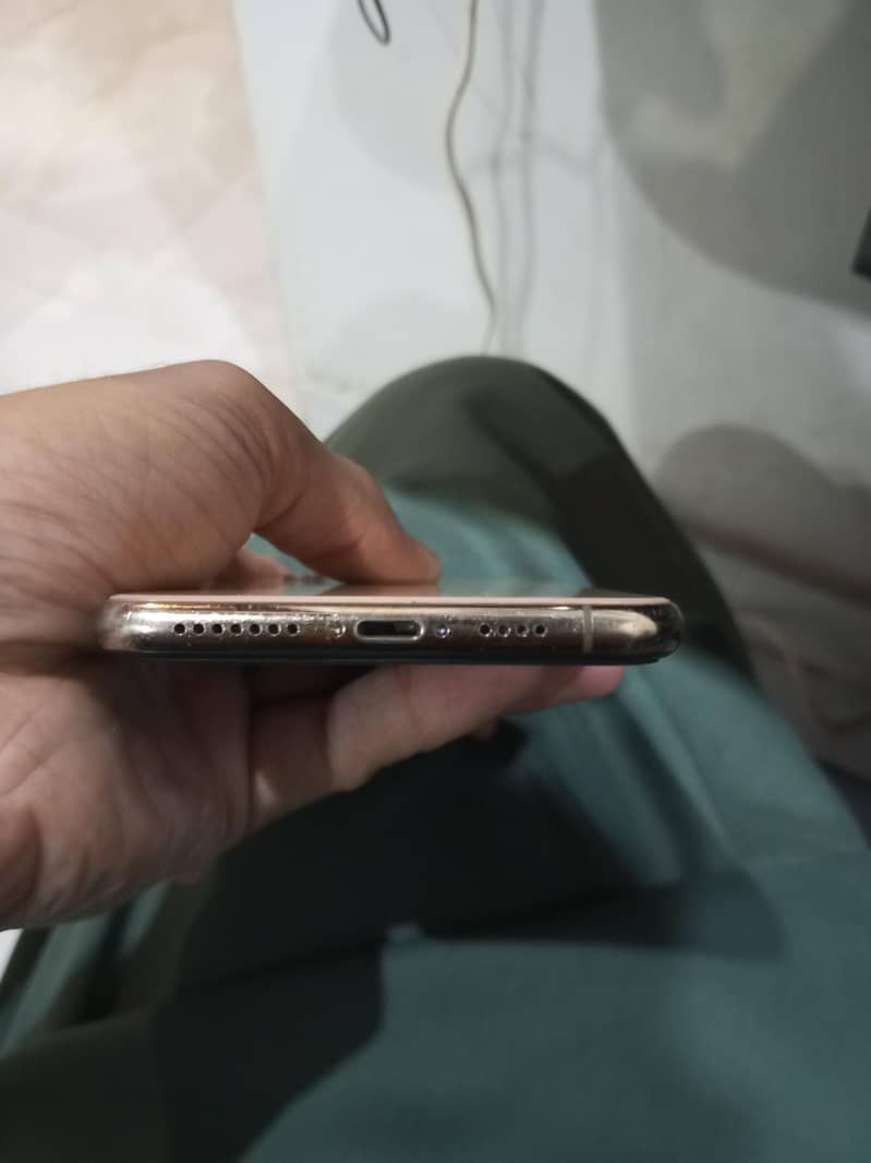 Apple iPhone XS Max 2