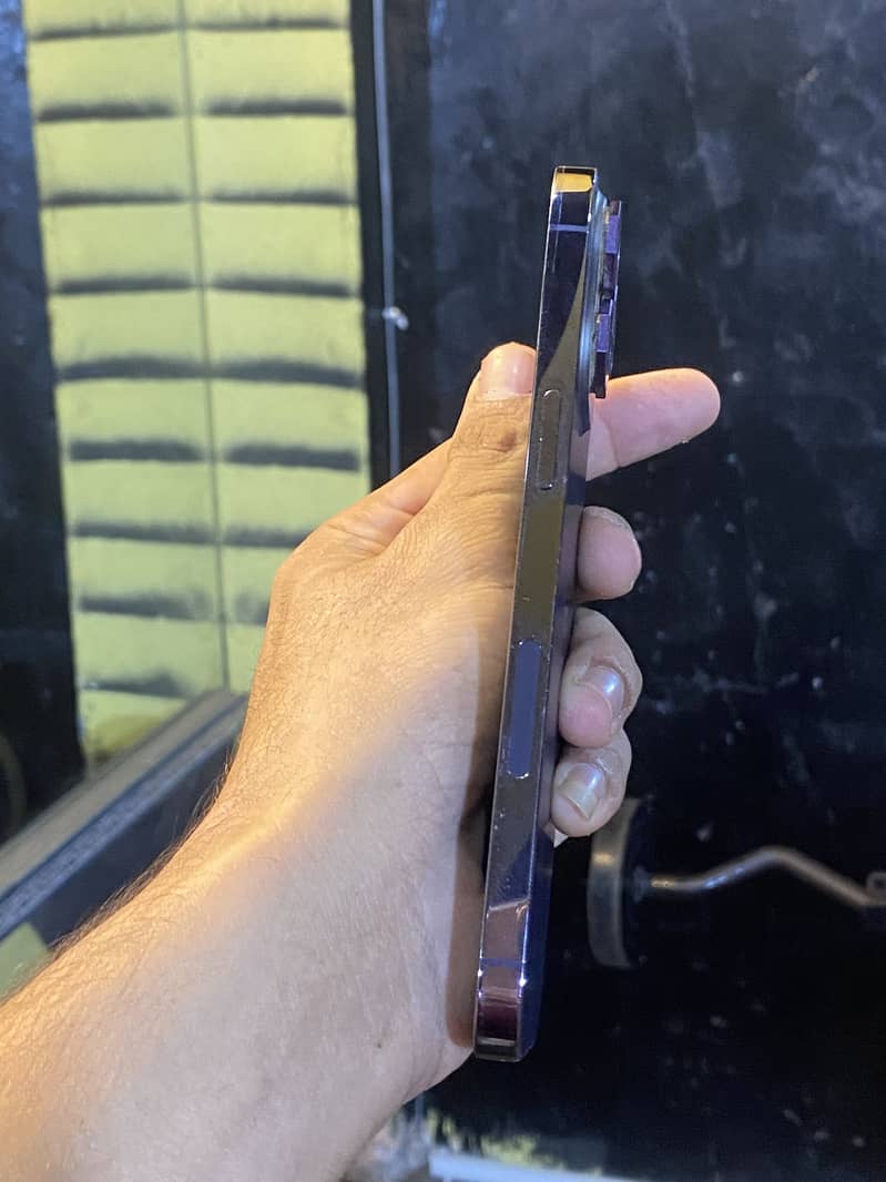 Apple iPhone 14 Pro Max 4