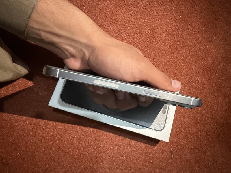 Apple iPhone 15 Pro Max 1